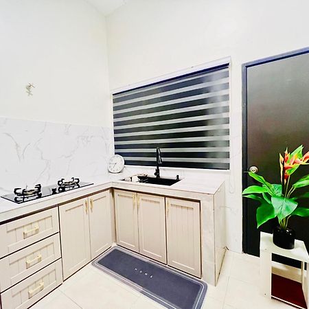 Quayside Cove Homestay - Corner House, Shah Alam Rimbayu Netflix Syok Tv Bbq Bagian luar foto