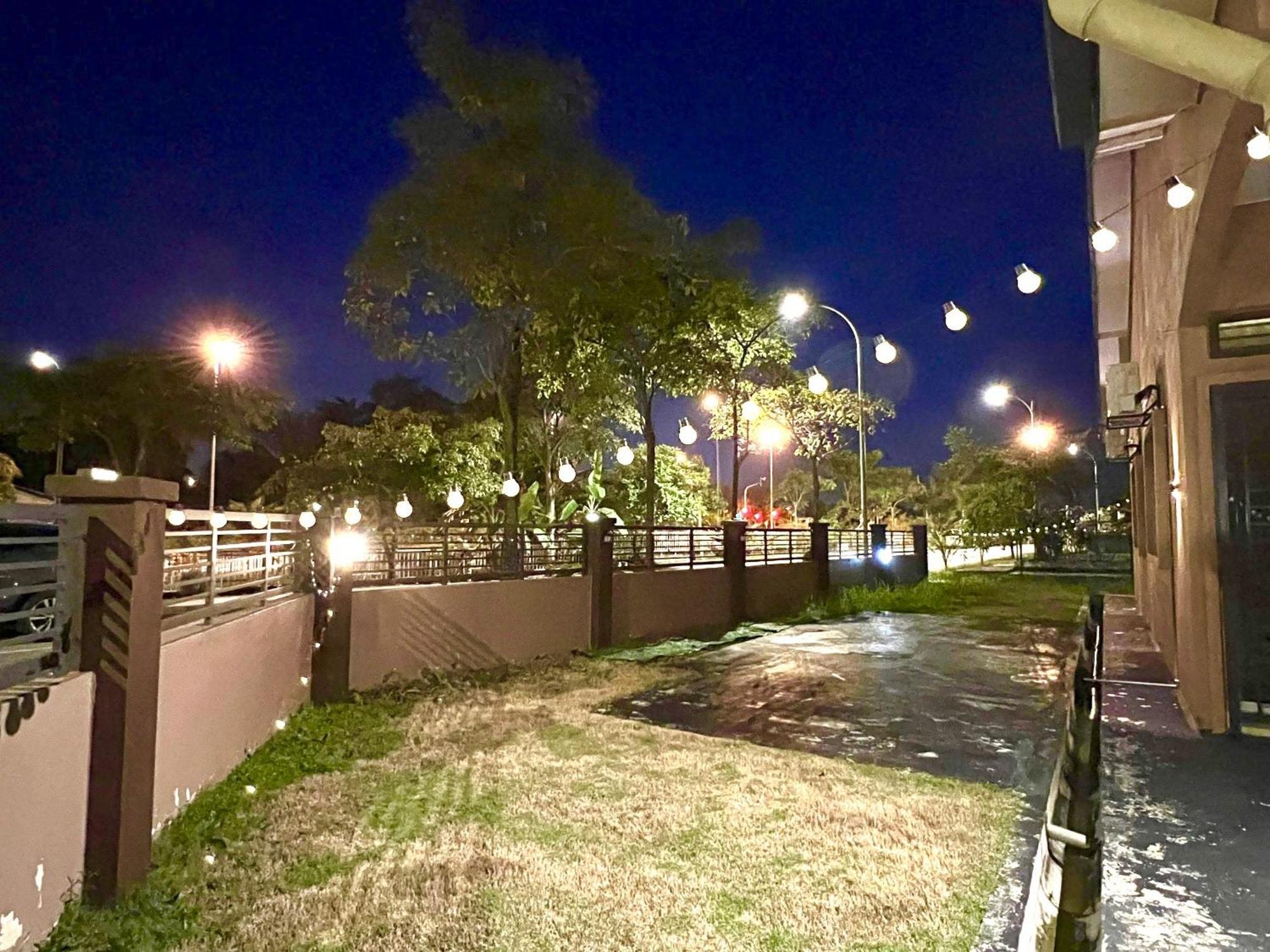 Quayside Cove Homestay - Corner House, Shah Alam Rimbayu Netflix Syok Tv Bbq Bagian luar foto