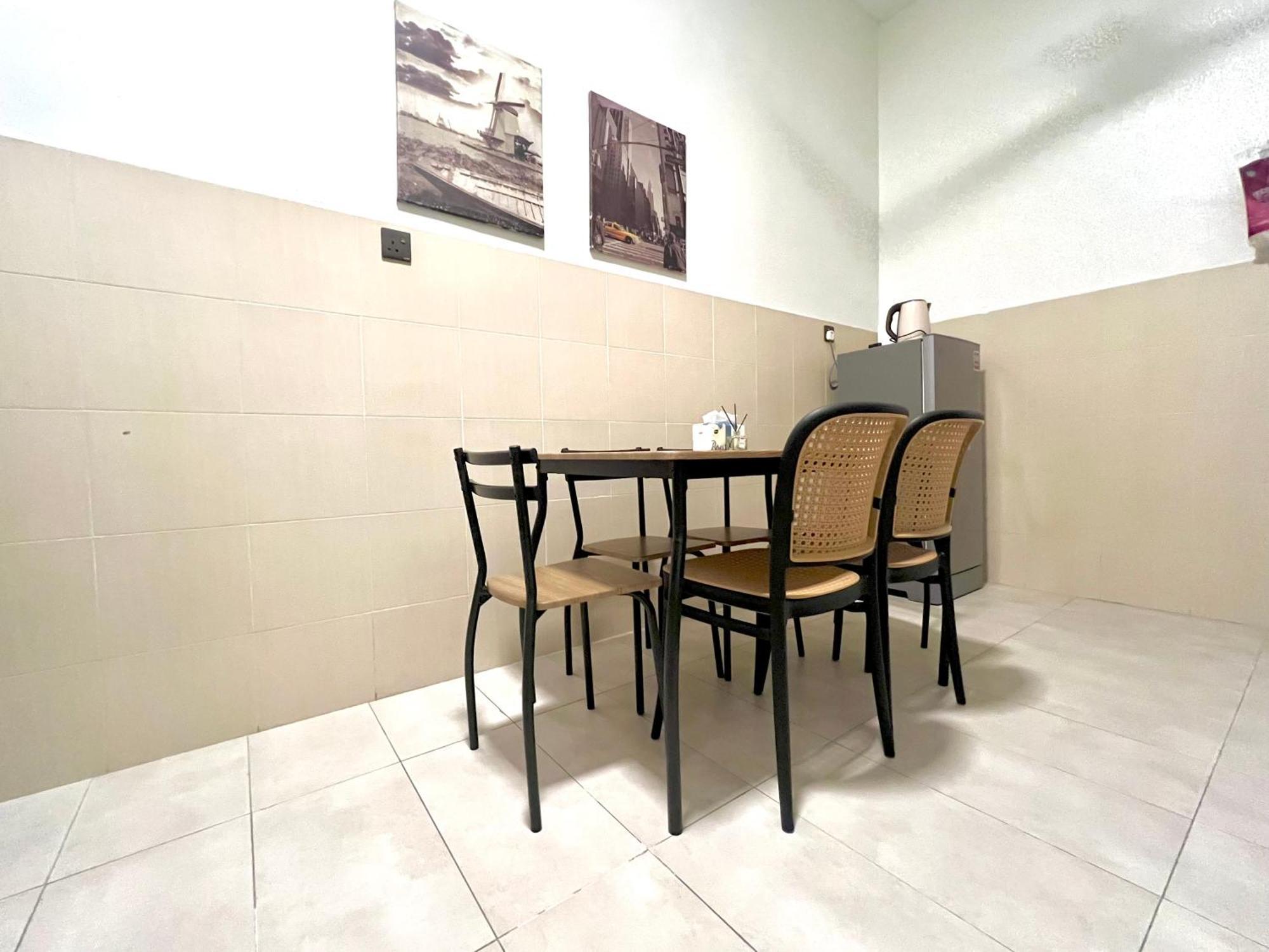 Quayside Cove Homestay - Corner House, Shah Alam Rimbayu Netflix Syok Tv Bbq Bagian luar foto