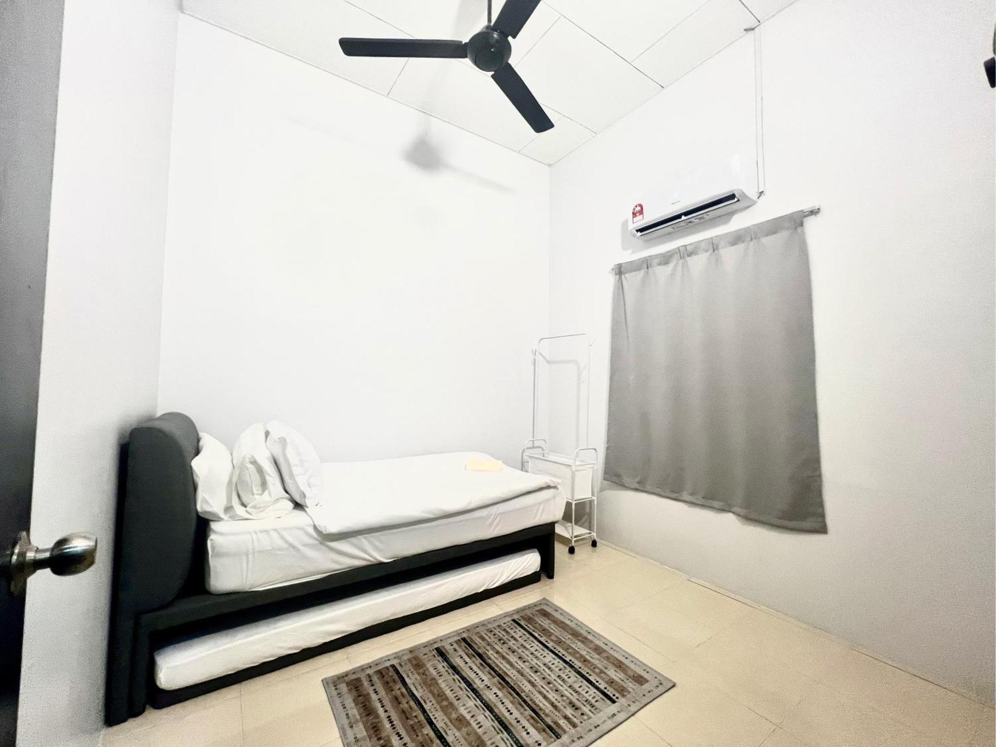 Quayside Cove Homestay - Corner House, Shah Alam Rimbayu Netflix Syok Tv Bbq Bagian luar foto